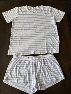 Lake Short Sleeve Pajama Short Set in Light Lavender